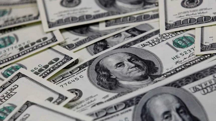 Dólar cai 0,28% e fecha cotado a R$ 5,06