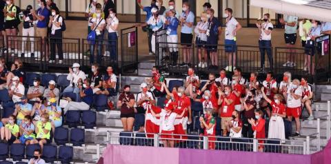 Delegações barulhentas compensam ausência de torcedores na Olimpíada